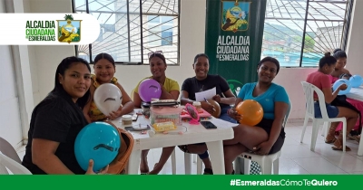 70 mujeres son capacitadas en automaquillaje por la Casa de la Juventud
