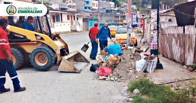Desalojo de basura y escombros en barrio El Regocijo
