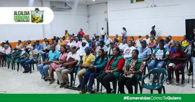 Adultos mayores son capacitados por funcionarios del SRI
