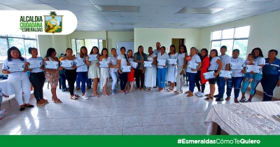 Éxito en el Proceso Formativo de Enfermería y Manualidades en Esmeraldas